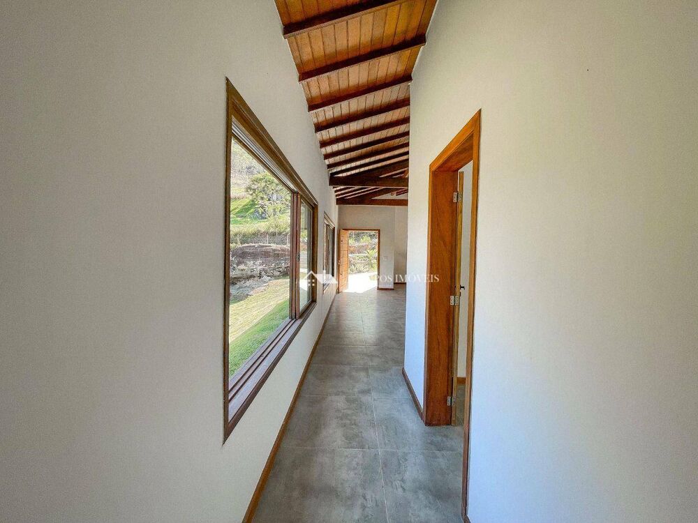 Casa à venda com 3 quartos, 250m² - Foto 13