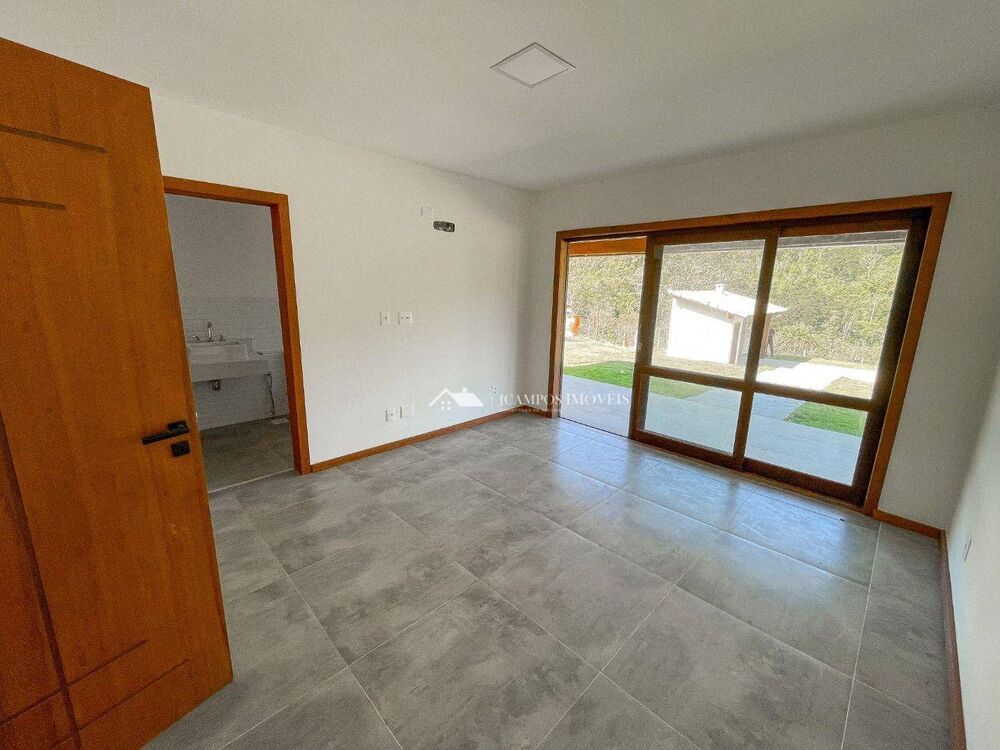 Casa à venda com 3 quartos, 250m² - Foto 11