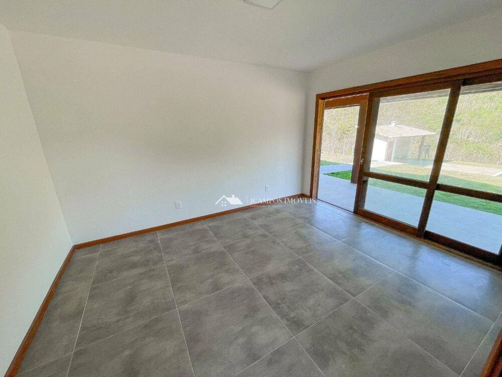 Casa à venda com 3 quartos, 250m² - Foto 12
