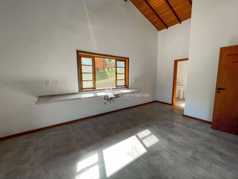 Casa à venda com 3 quartos, 250m² - Foto 8