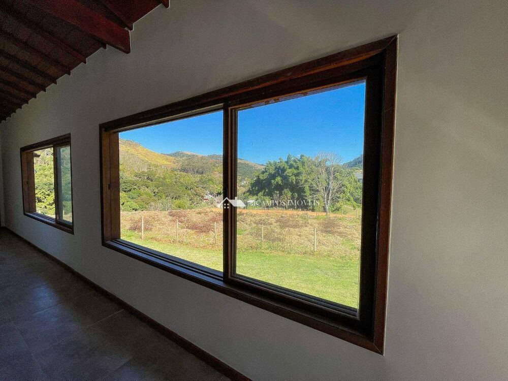 Casa à venda com 3 quartos, 250m² - Foto 7