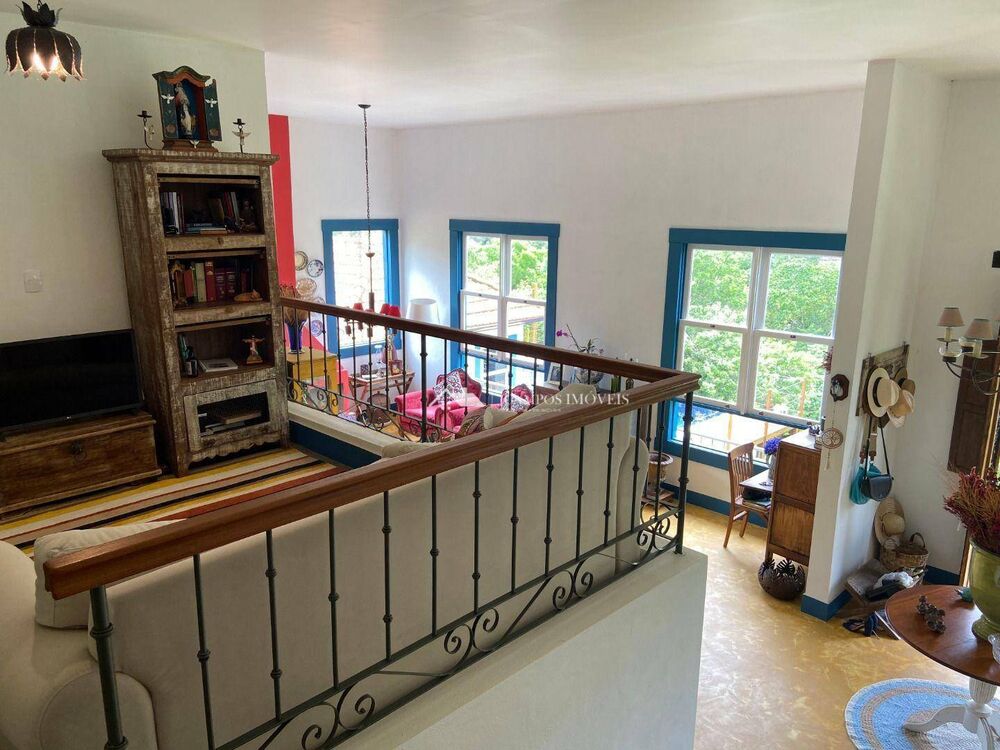 Casa à venda com 4 quartos, 250m² - Foto 8