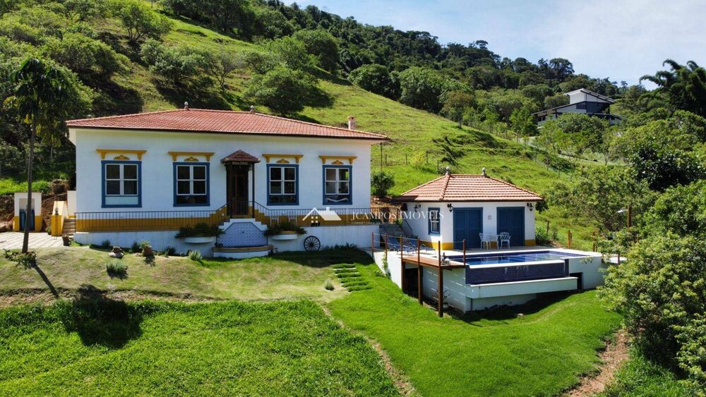 Casa à venda com 4 quartos, 250m² - Foto 9