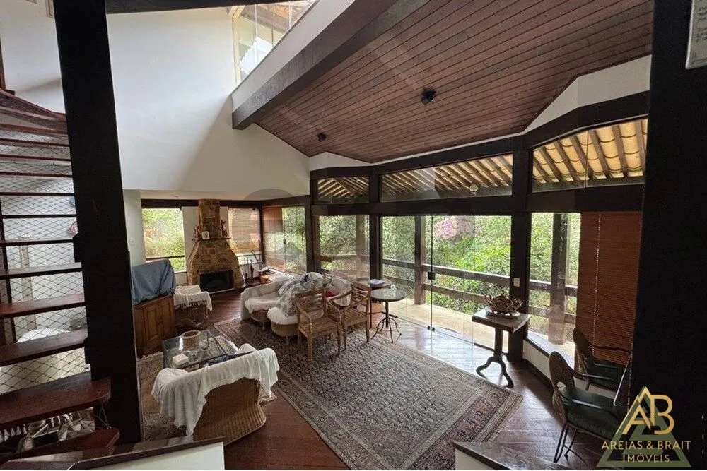 Casa, 4 quartos, 273 m² - Foto 1