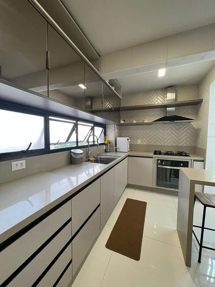 Cobertura, 3 quartos, 213 m² - Foto 1