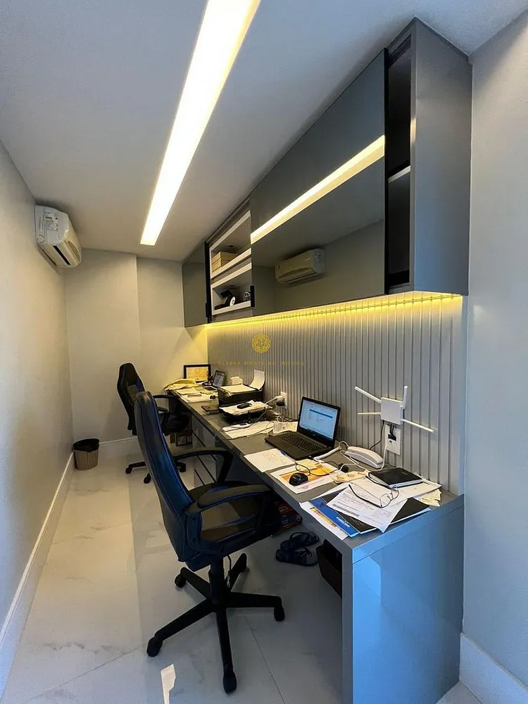 Cobertura, 3 quartos, 213 m² - Foto 2