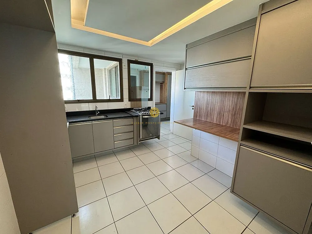 Apartamento, 3 quartos, 181 m² - Foto 2
