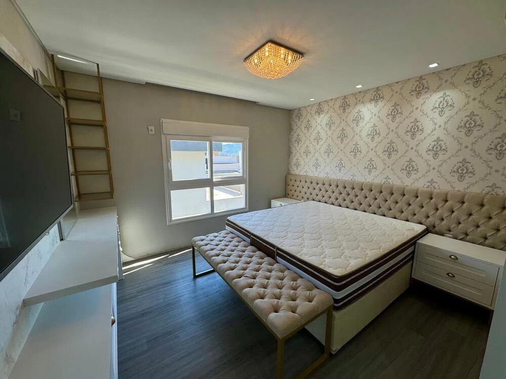 Casa à venda com 3 quartos, 289m² - Foto 3
