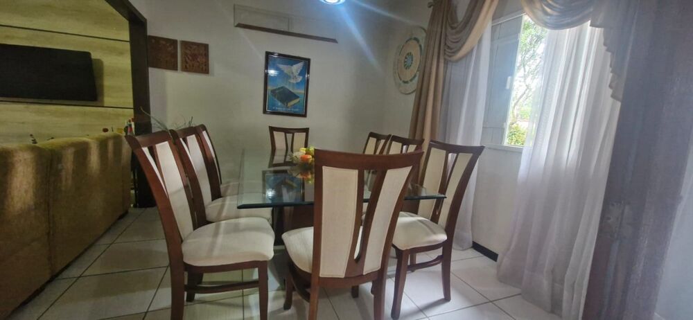 Casa à venda com 4 quartos, 300m² - Foto 1