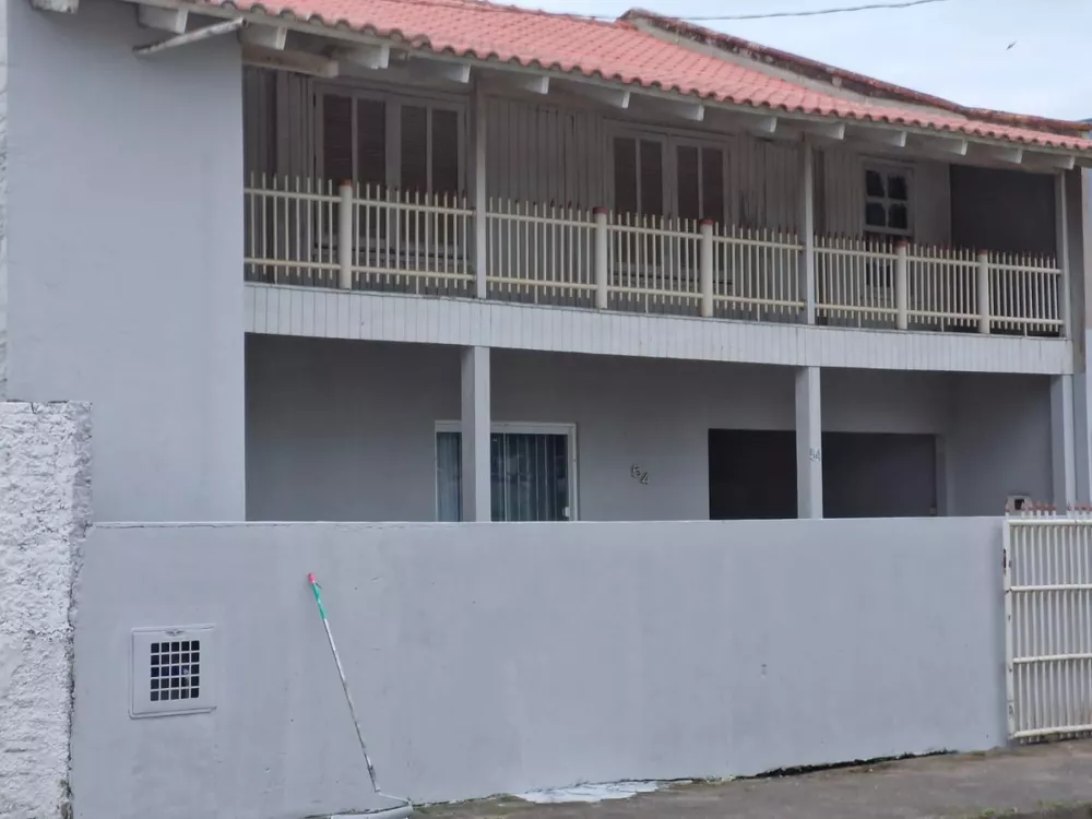 Casa à venda com 4 quartos, 270m² - Foto 2