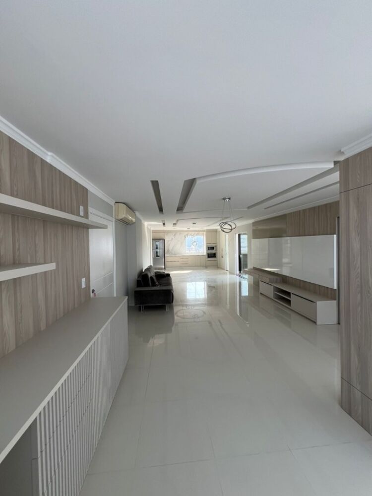 Apartamento à venda com 3 quartos, 244m² - Foto 3