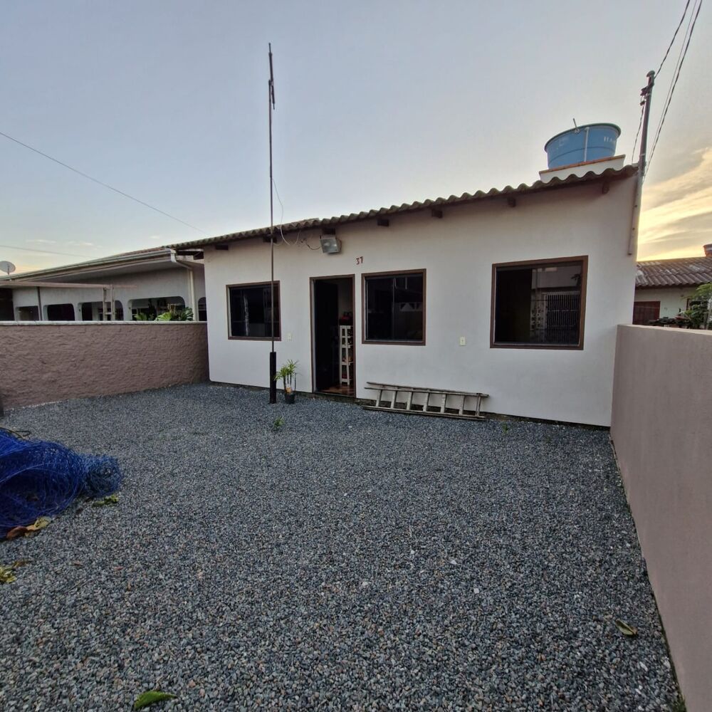 Casa à venda com 3 quartos, 197m² - Foto 2