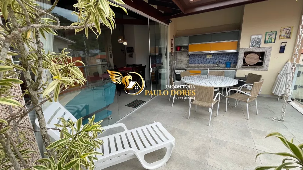 Cobertura, 3 quartos, 214 m² - Foto 2