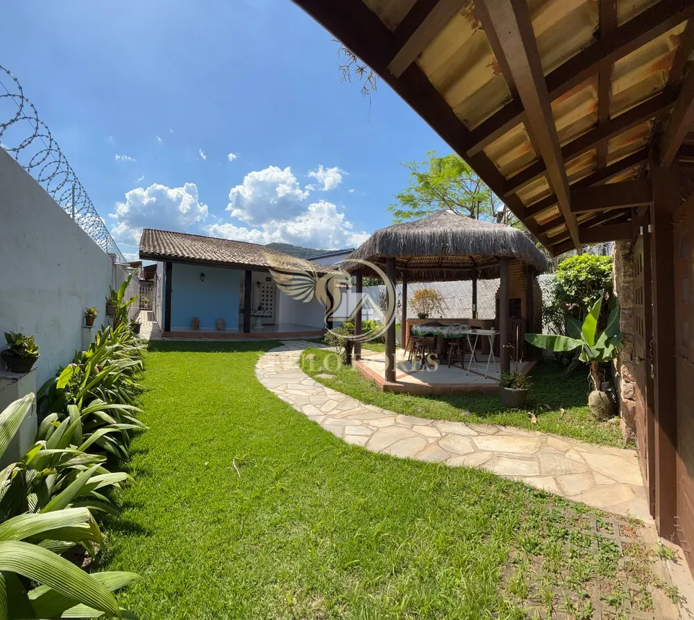 Casa, 5 quartos, 141 m² - Foto 1