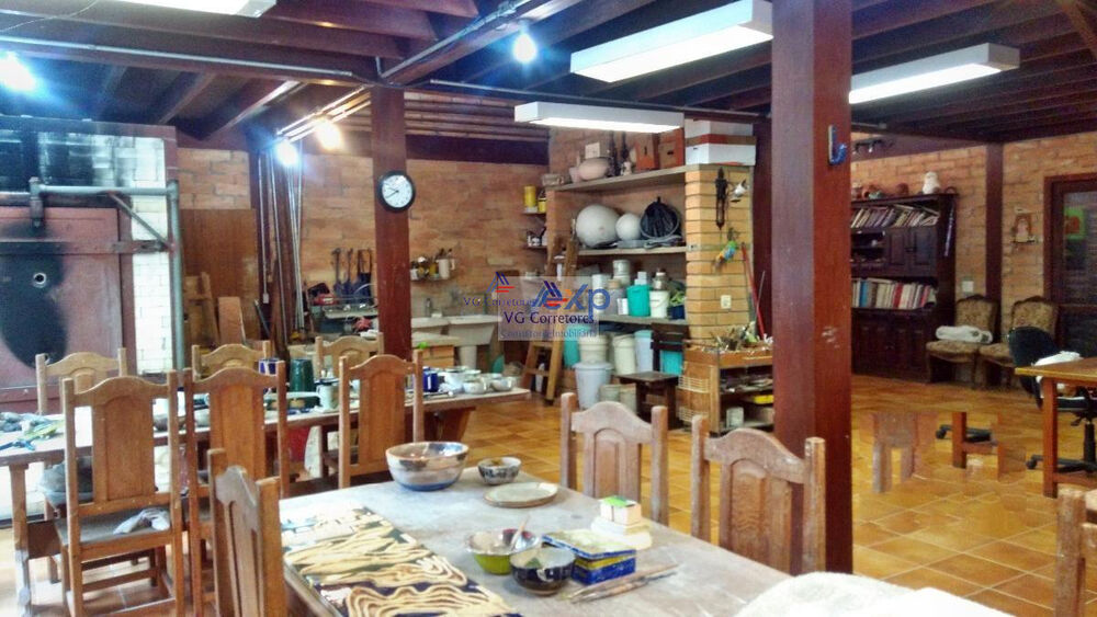 Casa à venda e aluguel com 4 quartos, 541m² - Foto 6