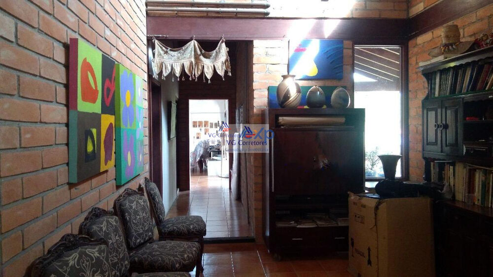 Casa à venda e aluguel com 4 quartos, 541m² - Foto 8