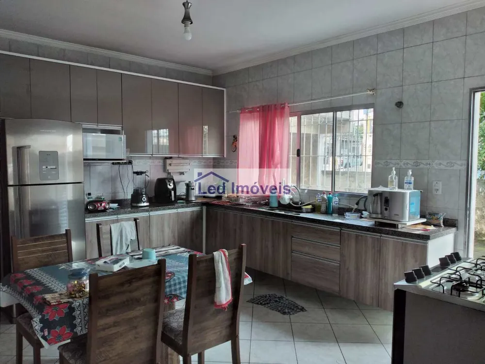 Casa, 3 quartos, 220 m² - Foto 3