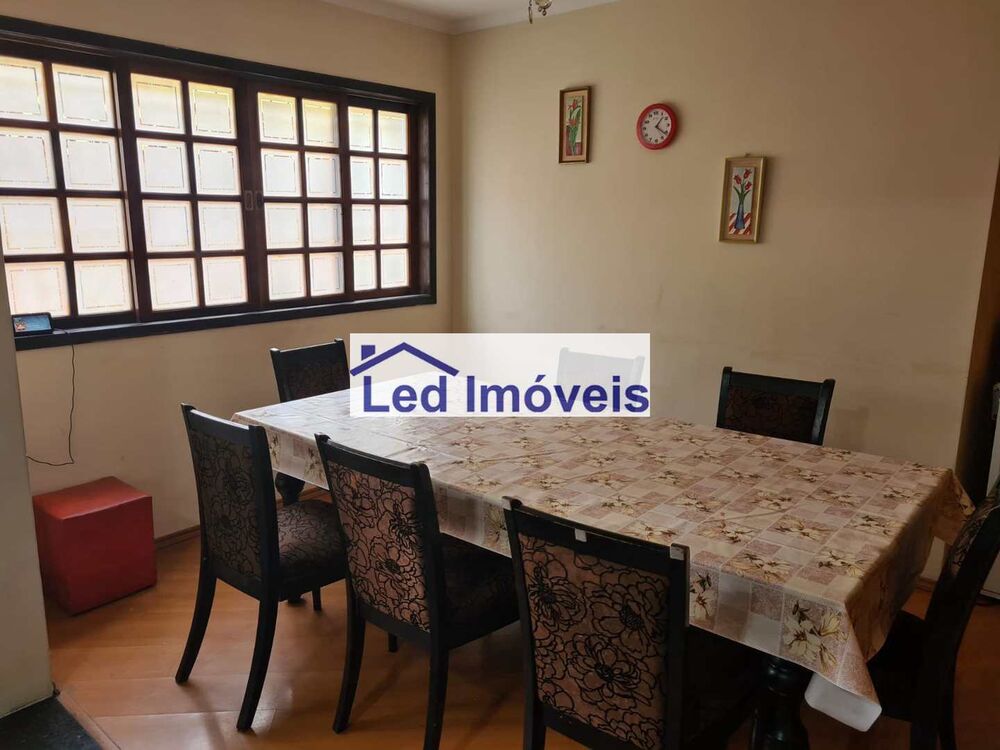 Sobrado, 4 quartos, 199 m² - Foto 1