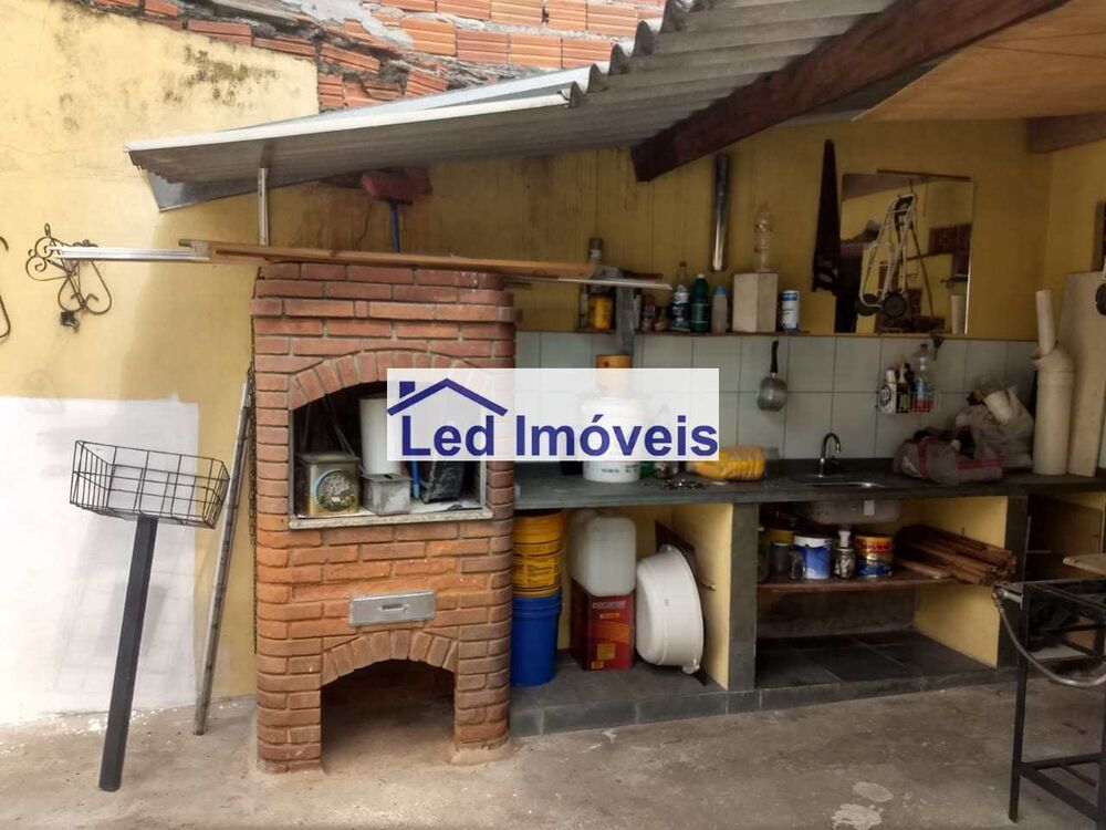 Casa à venda com 2 quartos, 200m² - Foto 3