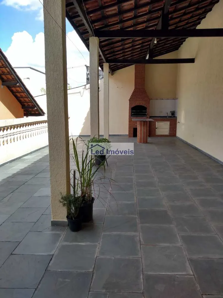 Casa, 3 quartos, 230 m² - Foto 1