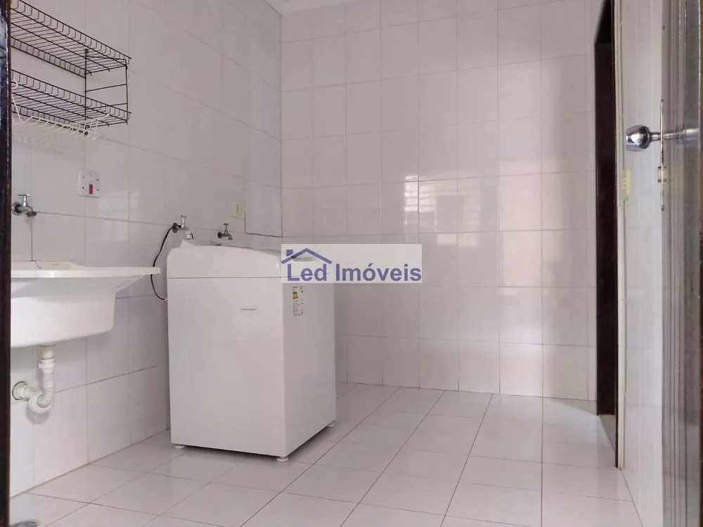 Casa, 3 quartos, 230 m² - Foto 13