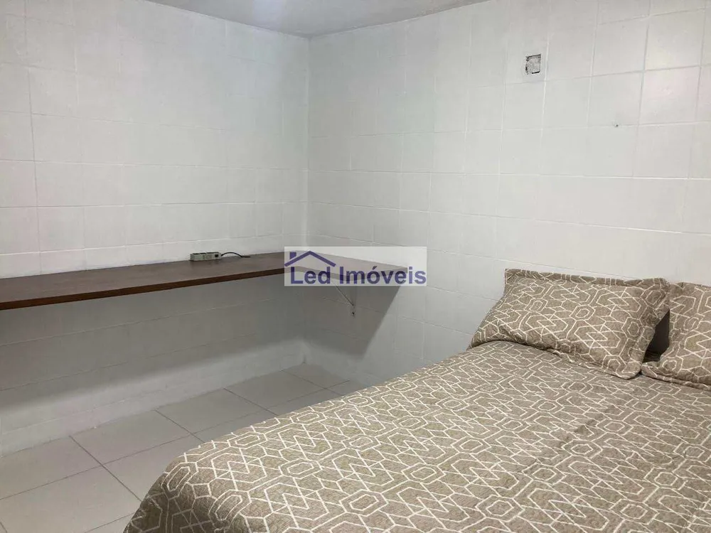 Casa, 6 quartos, 141 m² - Foto 1