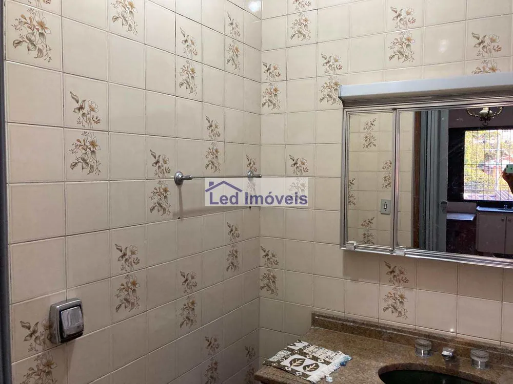 Casa, 6 quartos, 141 m² - Foto 2
