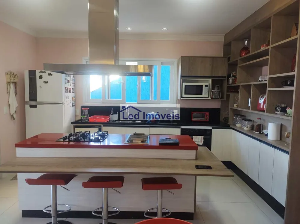 Casa, 3 quartos, 325 m² - Foto 2