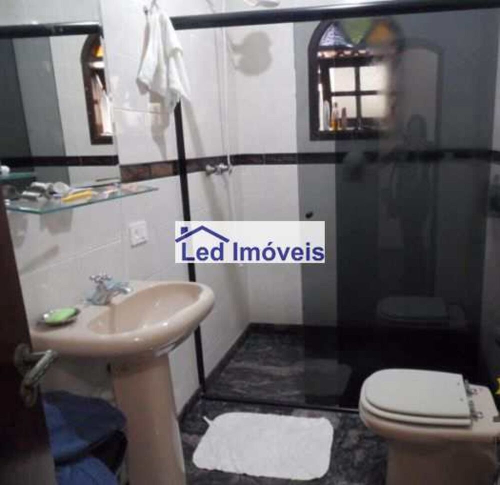 Casa, 3 quartos, 220 m² - Foto 2