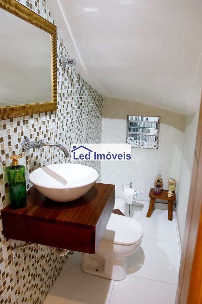 Sobrado à venda com 3 quartos, 174m² - Foto 1