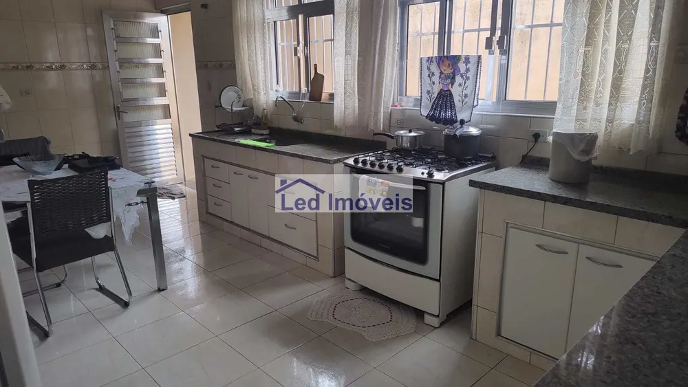 Casa, 2 quartos, 181 m² - Foto 1