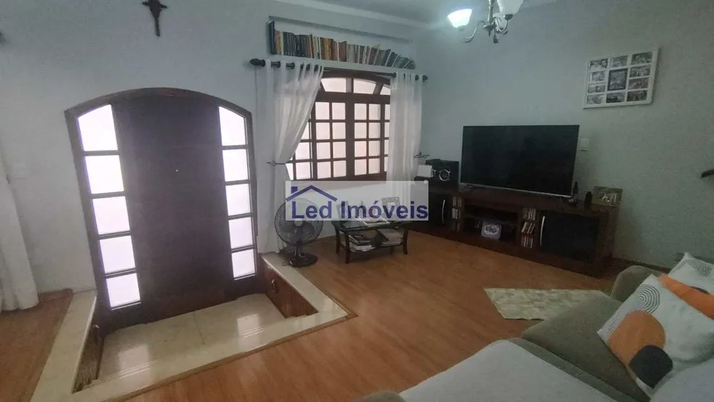Sobrado, 3 quartos, 199 m² - Foto 2