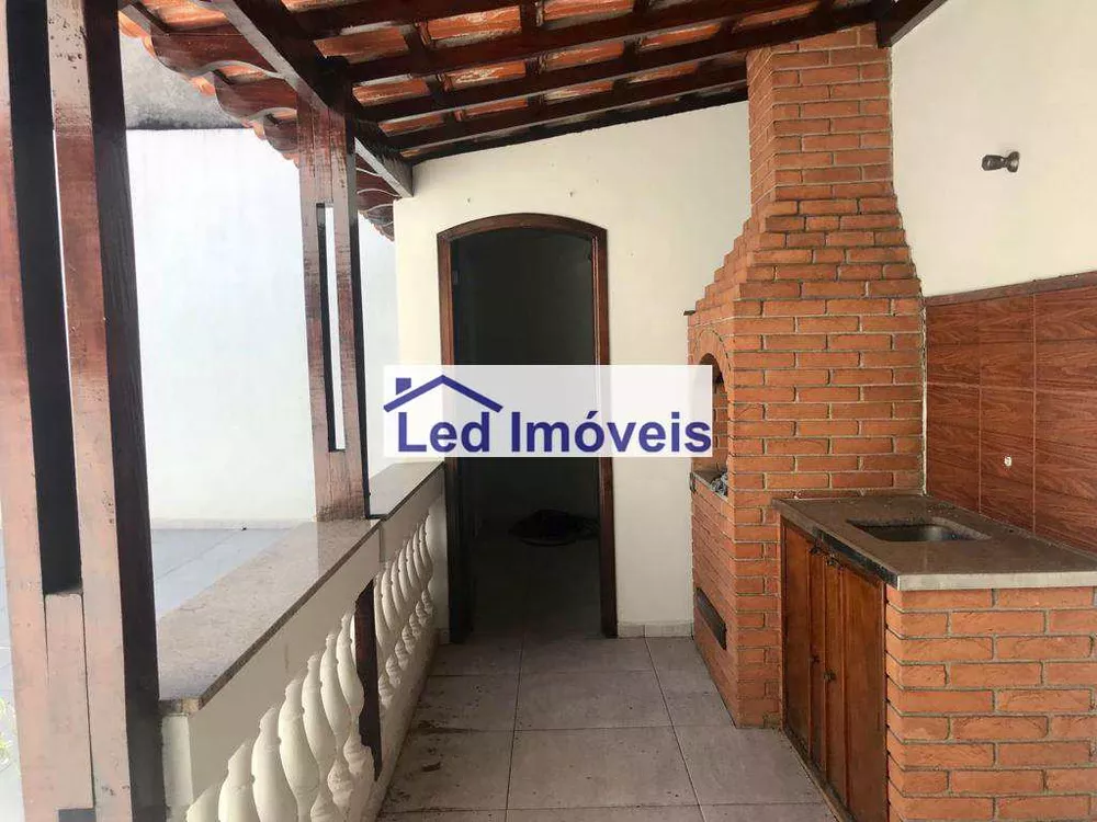 Sobrado à venda com 3 quartos, 300m² - Foto 12