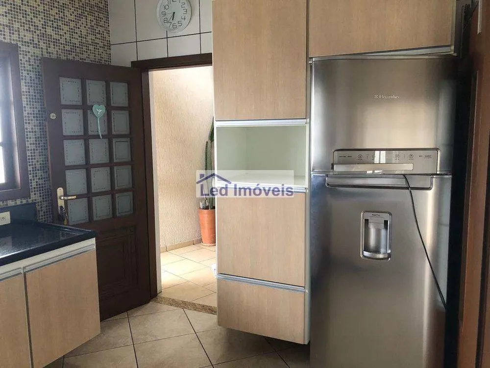 Sobrado, 3 quartos, 200 m² - Foto 2