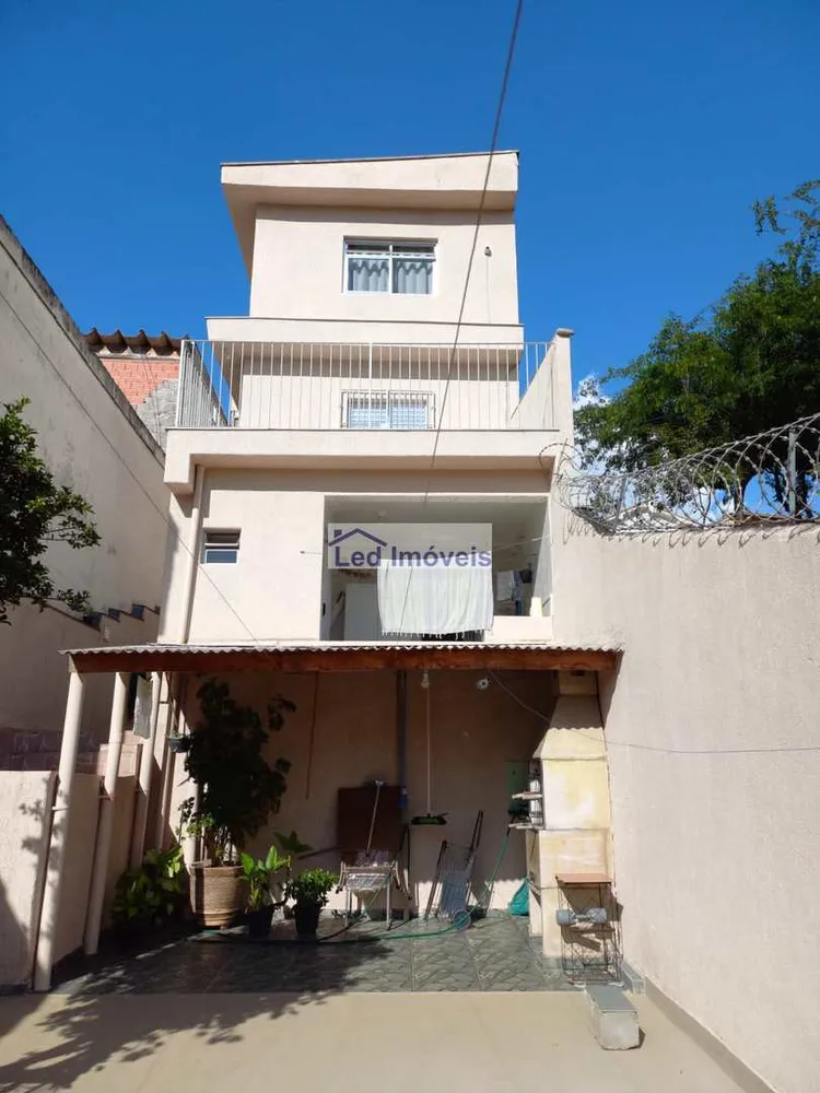 Sobrado, 2 quartos, 220 m² - Foto 1