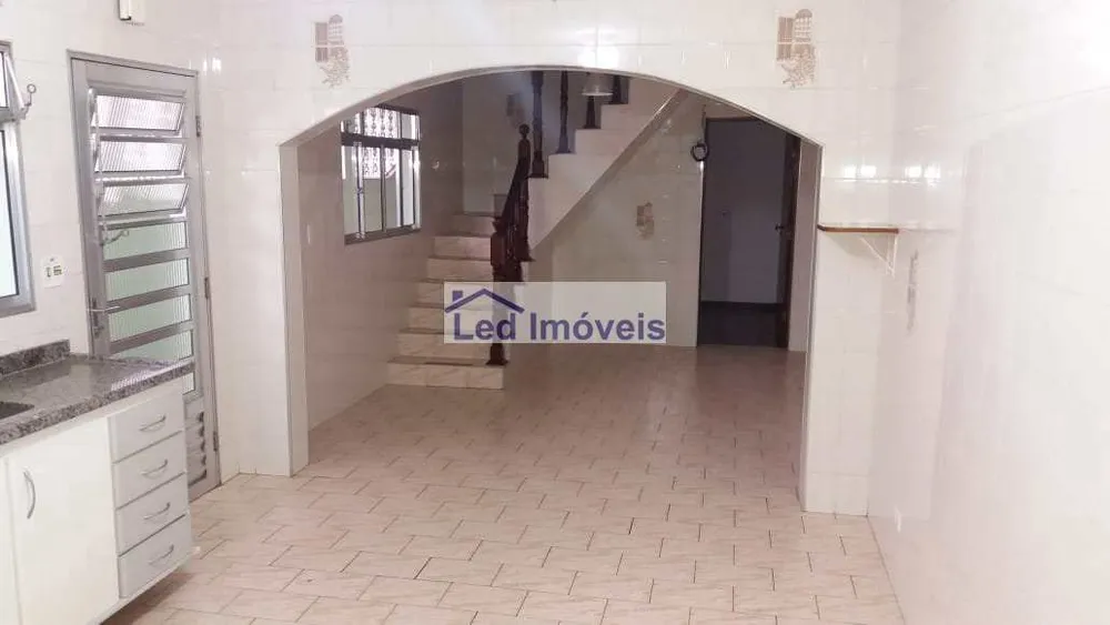Casa, 3 quartos, 215 m² - Foto 2