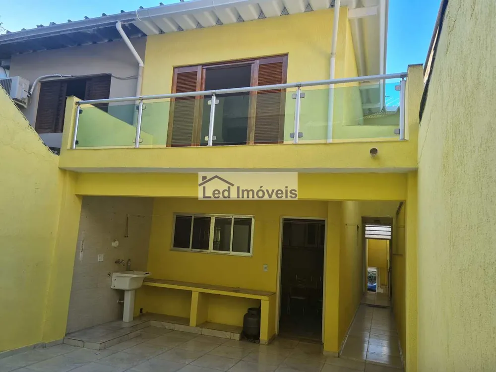 Sobrado, 3 quartos, 230 m² - Foto 1