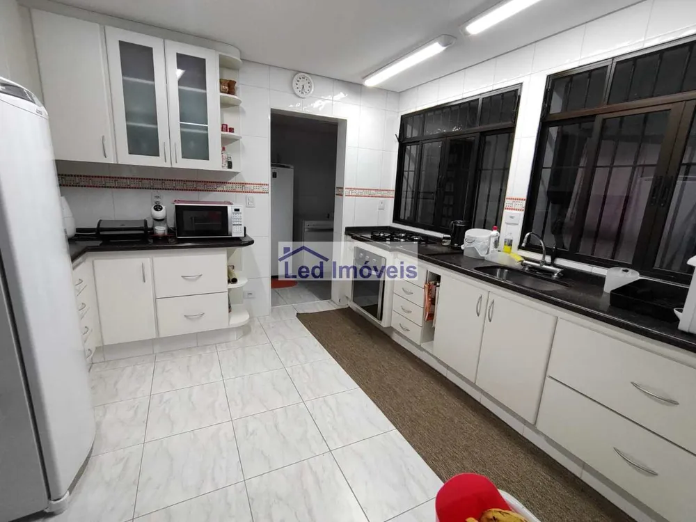 Sobrado, 4 quartos, 210 m² - Foto 2