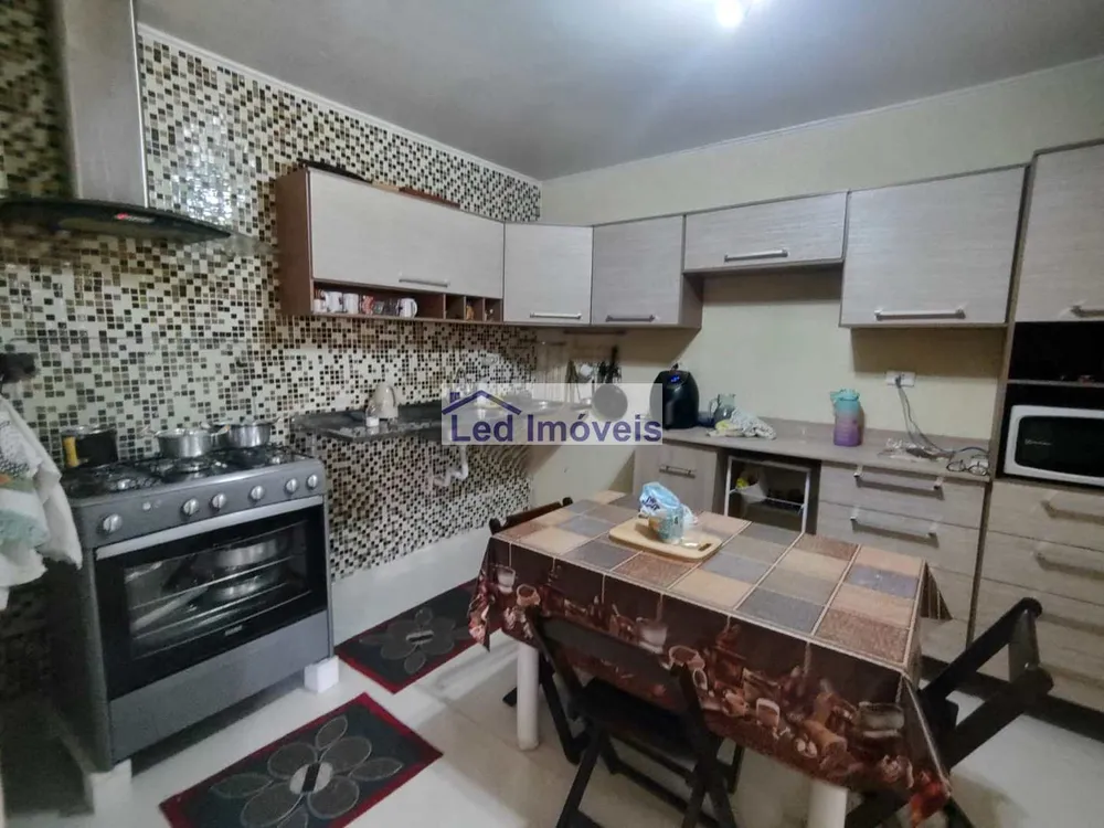 Casa, 3 quartos, 250 m² - Foto 2