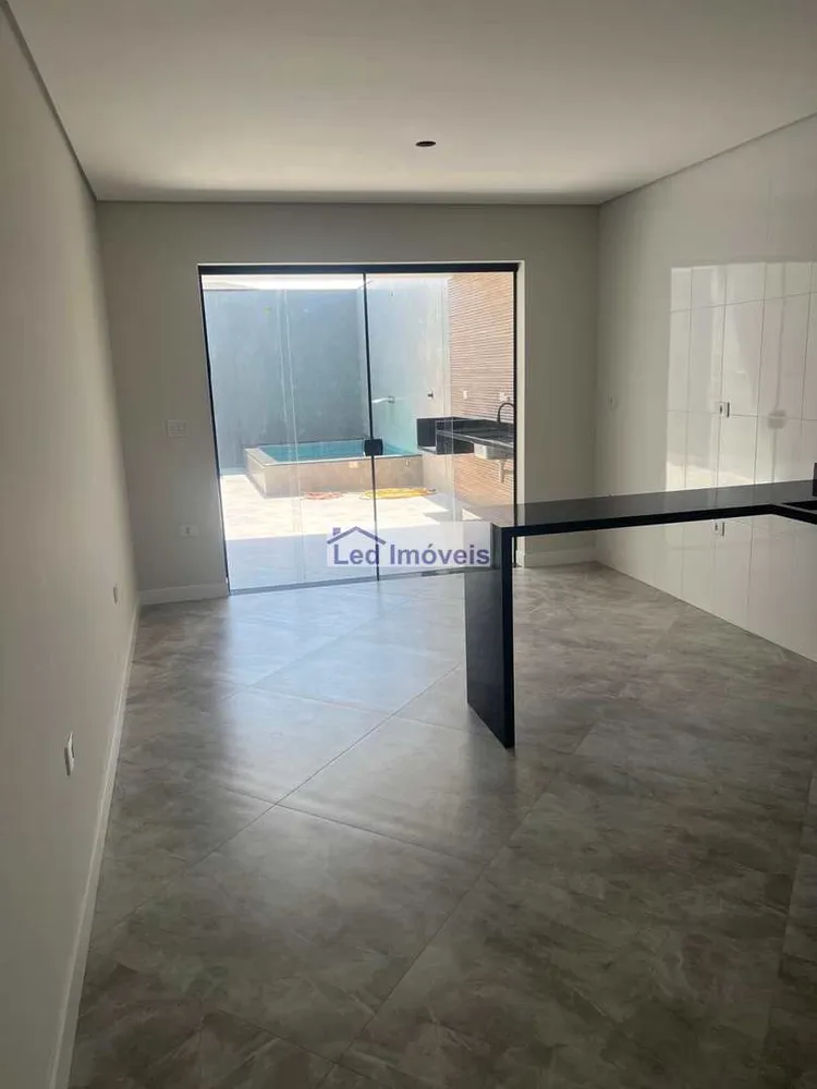 Sobrado, 3 quartos, 216 m² - Foto 4