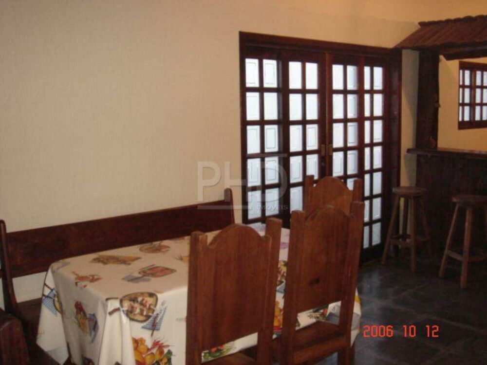 Sobrado, 3 quartos, 270 m² - Foto 1