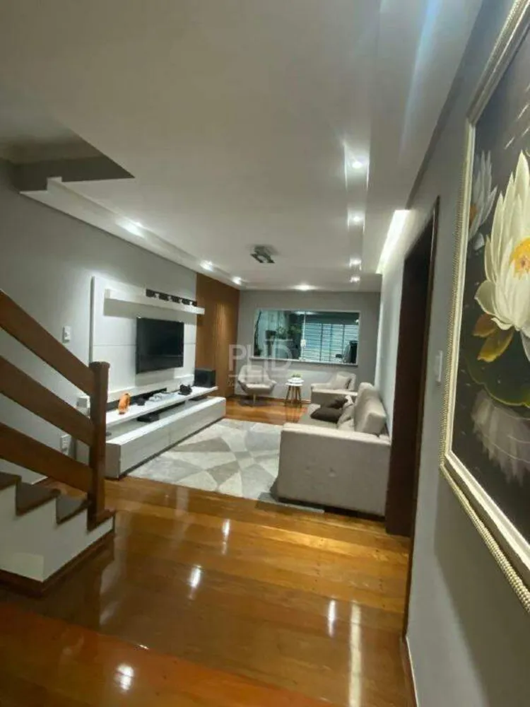 Sobrado, 3 quartos, 380 m² - Foto 1