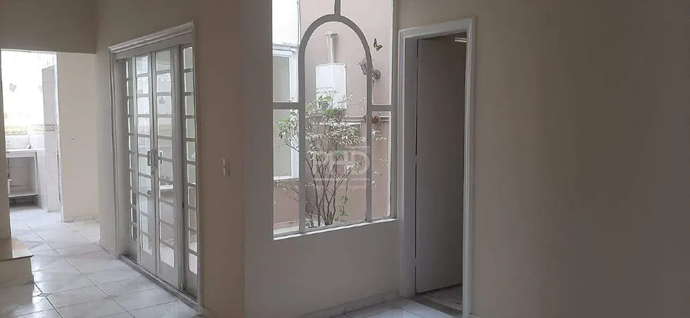 Casa, 4 quartos, 240 m² - Foto 1