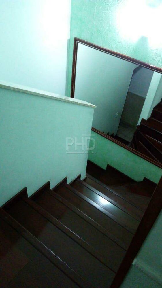 Sobrado à venda com 3 quartos, 204m² - Foto 1