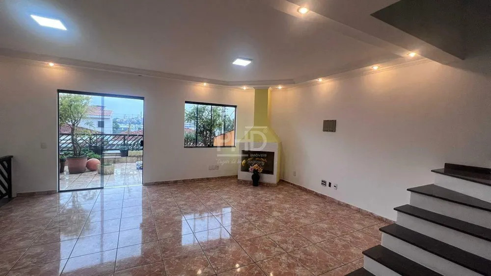 Sobrado, 3 quartos, 250 m² - Foto 1