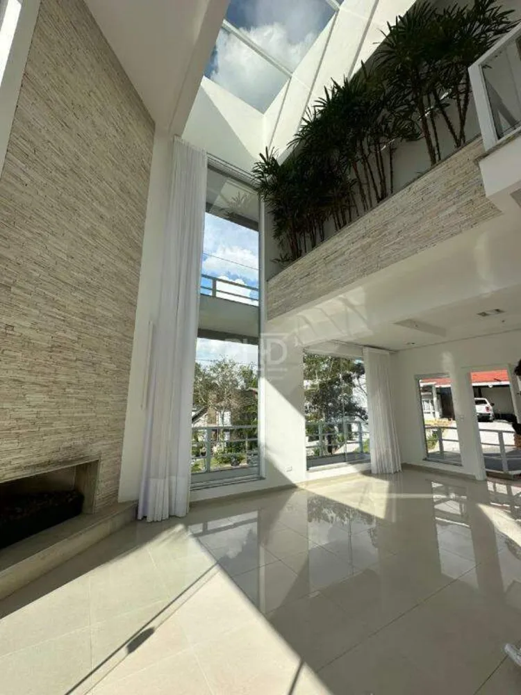 Sobrado, 4 quartos, 560 m² - Foto 1