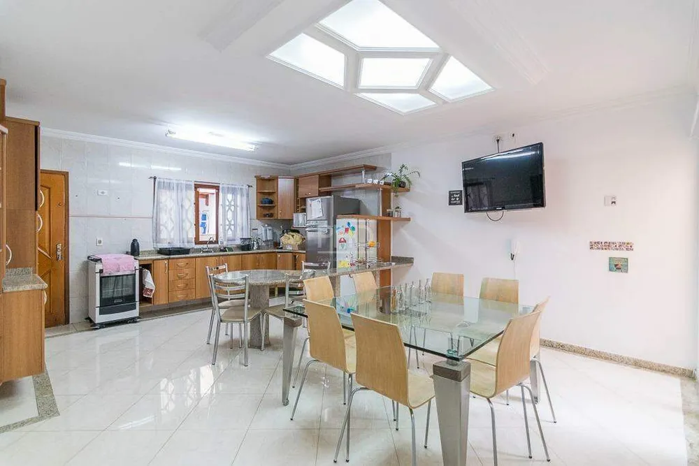 Sobrado, 3 quartos, 215 m² - Foto 1