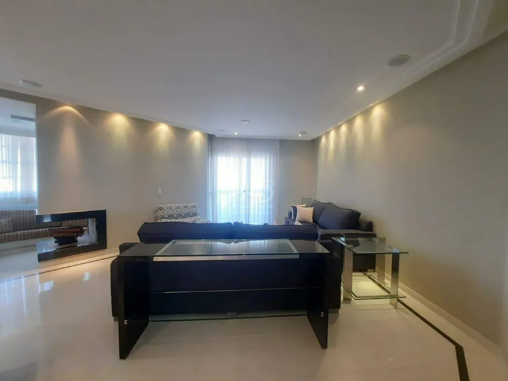 Apartamento, 3 quartos, 240 m² - Foto 1