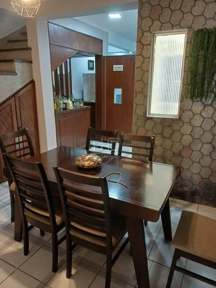 Sobrado, 4 quartos, 166 m² - Foto 1
