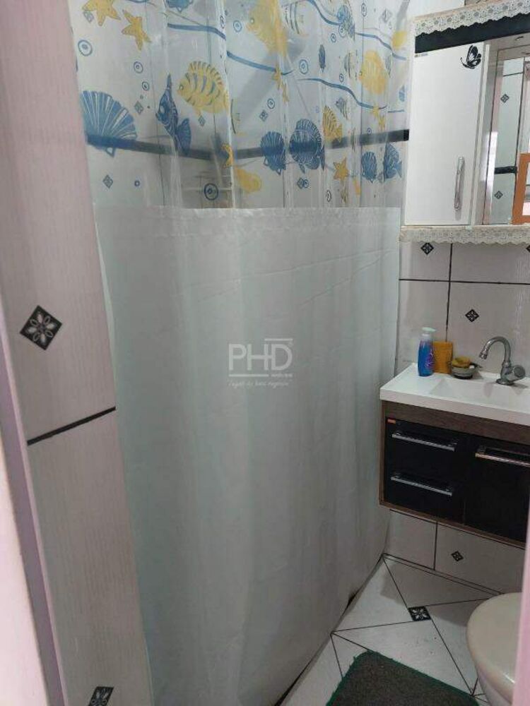 Casa à venda com 2 quartos, 70m² - Foto 3